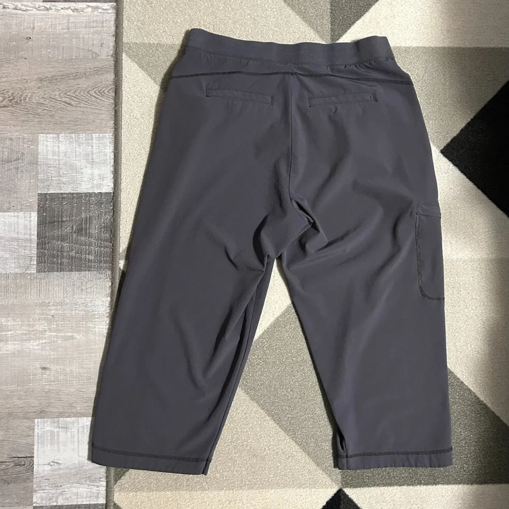 Lee Dark Gray Relaxed Fit Athletic Capris Women's Size 10 - Picture 7 of 10